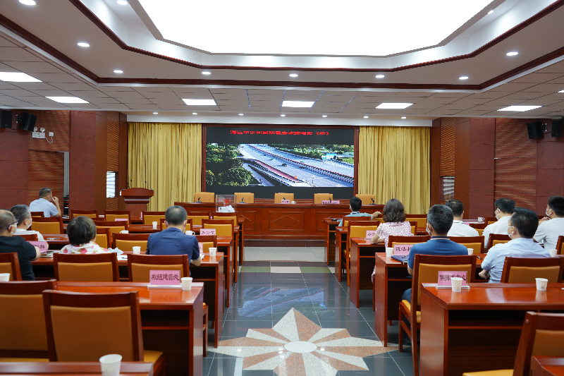 2022年9月9日，清遠市水利局在局八樓會議室組織黨員干部職工觀看廉政微電影.JPG