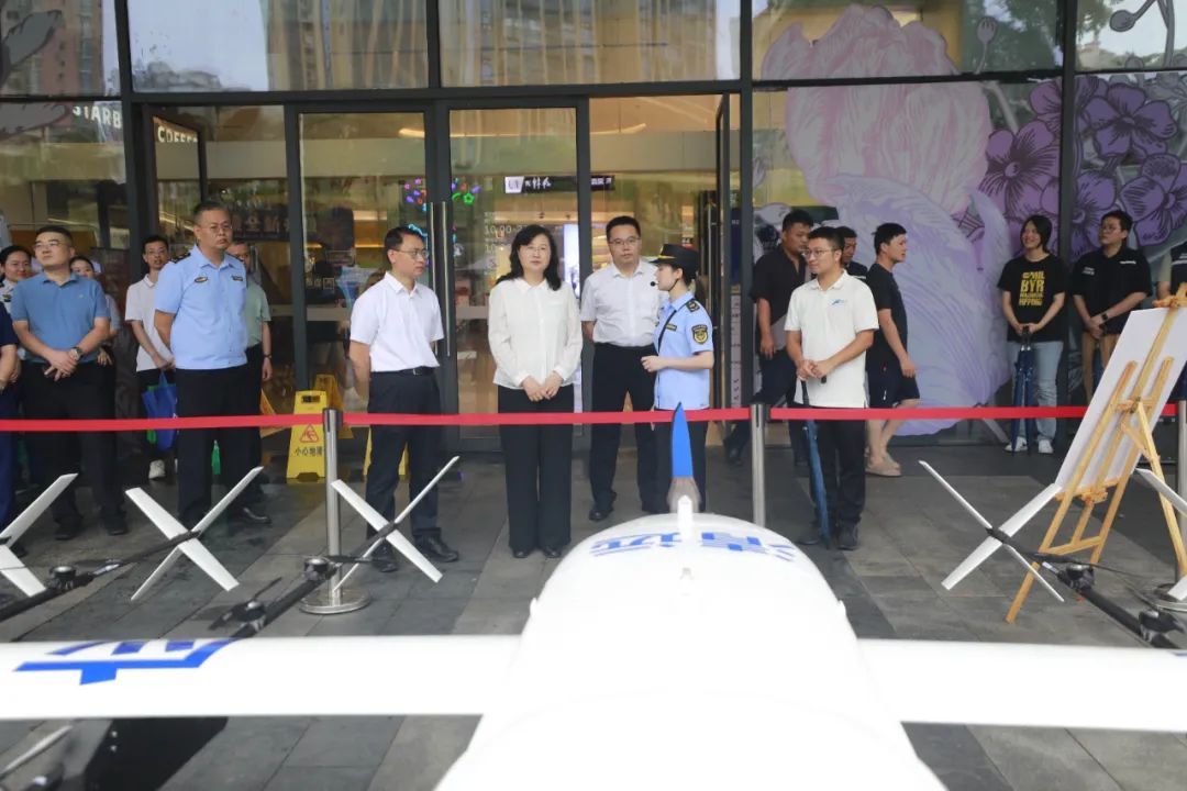 清遠(yuǎn)市開展“安全宣傳咨詢?nèi)铡被顒?dòng)，進(jìn)一步營(yíng)造查隱患除風(fēng)險(xiǎn)的濃厚氛圍
